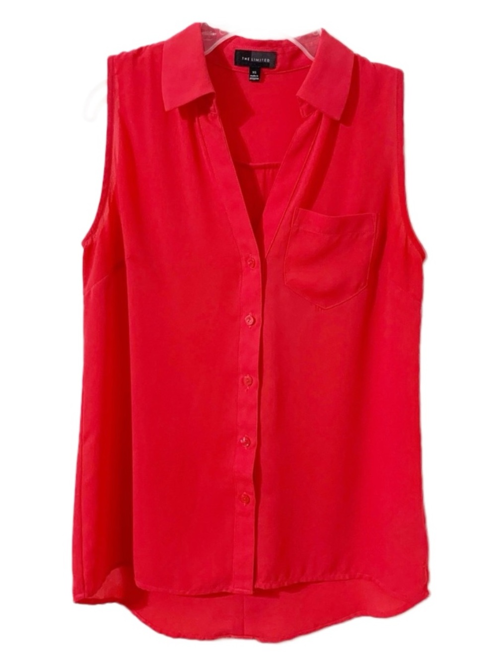 The Limited Sleeveless Partial Button Front Collared Blouse with Breast Pocket🩷